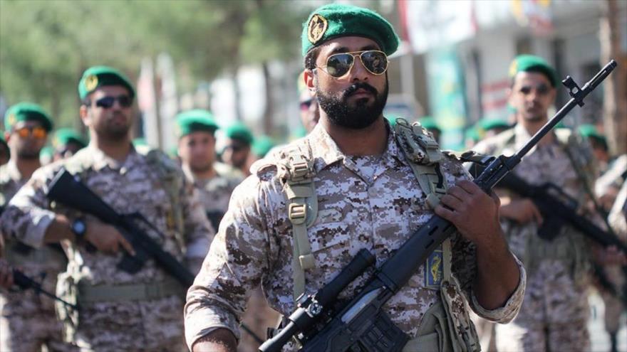 Los efectivos del Cuerpo de Guardianes de la Revolución Islámica (CGRI) de Irán durante un desfile militar.