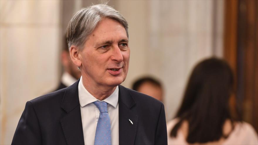 El ministro de Finanzas británico, Philip Hammond, durante un acto en Bucarest (capital rumana), 5 de abril de 2019. (Foto: AFP)