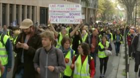 Chalecos amarillos se manifiestan en distintas zonas de París