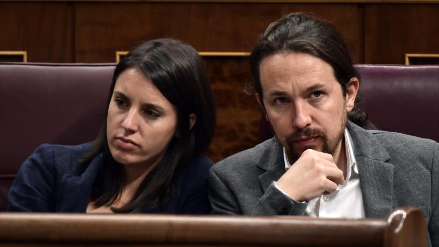 El líder del partido español Podemos, Pablo Iglesias, y la número dos de la formación, Irene Montero, en una sesión del Congreso, 11 de octubre de 2017.