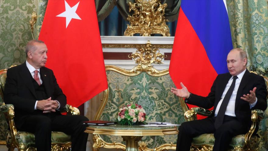 Putin: Cooperación militar con Turquía va más allá de los S-400
