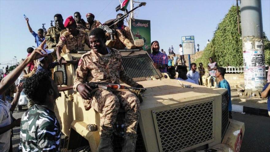 Arabia Saudí anuncia su apoyo a militares golpistas de Sudán | HISPANTV
