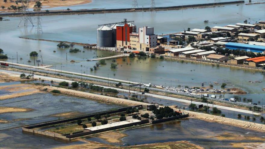Vista general de una zona en la provincia iraní de Juzestán (suroeste), afectada por inundaciones, 15 de abril de 2019. (Foto: IRNA).