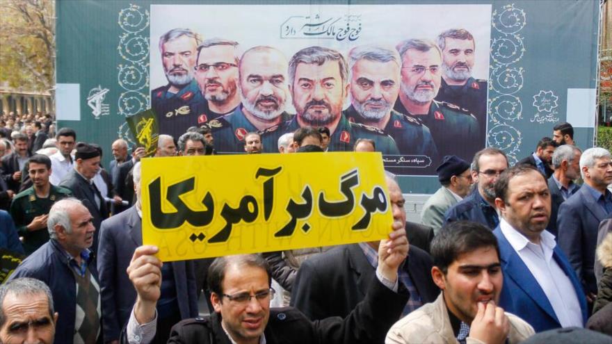Foto de importantes comandantes del CGRI de Irán en una marcha en apoyo a este cuerpo militar, Teherán, 12 de abril de 2019. (Foto: mehrnews)