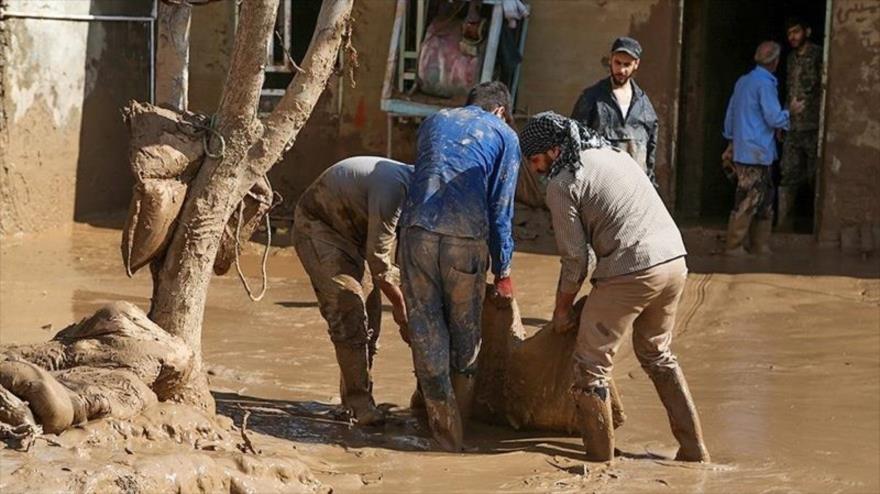 Vídeo: Lado amable de las inundaciones en Irán