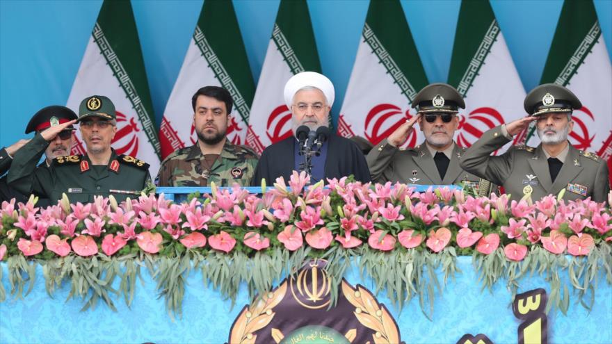 Rohani ofrece un discurso en Día Nacional del Ejército de Irán