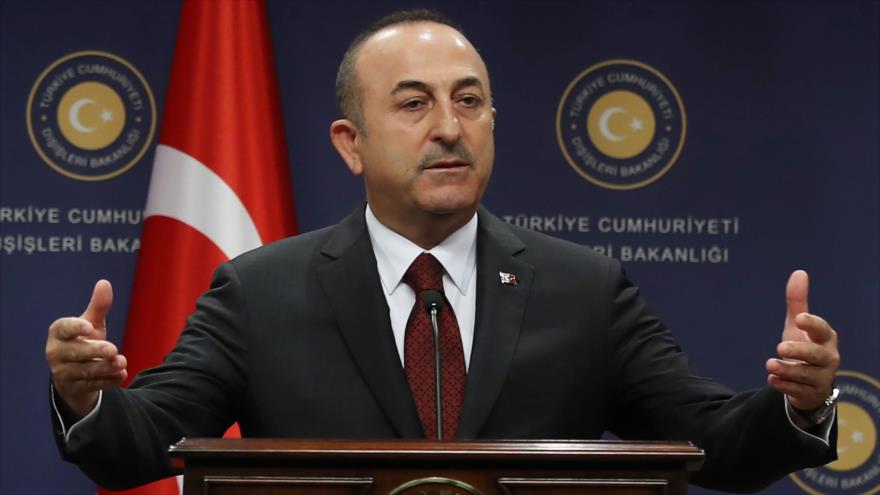 El ministro de Exteriores de Turquía, Mevlut Cavusoglu, comparece en una rueda de prensa en Ankara, 19 de abril de 2019. (Foto: AFP)