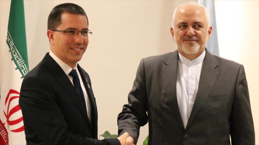 El canciller iraní, Mohamad Yavad Zarif (dcha.), y su par venezolano, Jorge Arreaza, se reúnen en Nueva York (EE.UU.), 24 de abril de 2019.