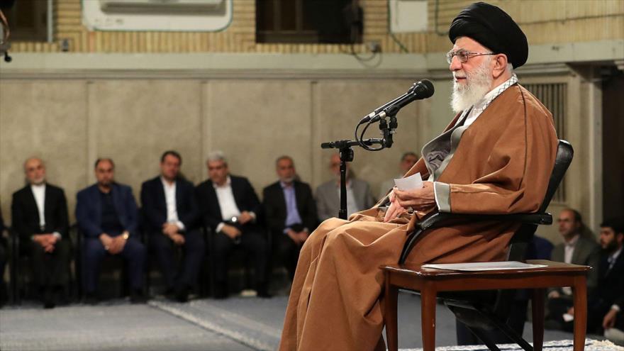 Ayatolá Jamenei: EEUU jamás pondrá de rodillas a Irán