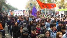 Estudiantes chilenos duramente reprimidos en primera marcha de 2019