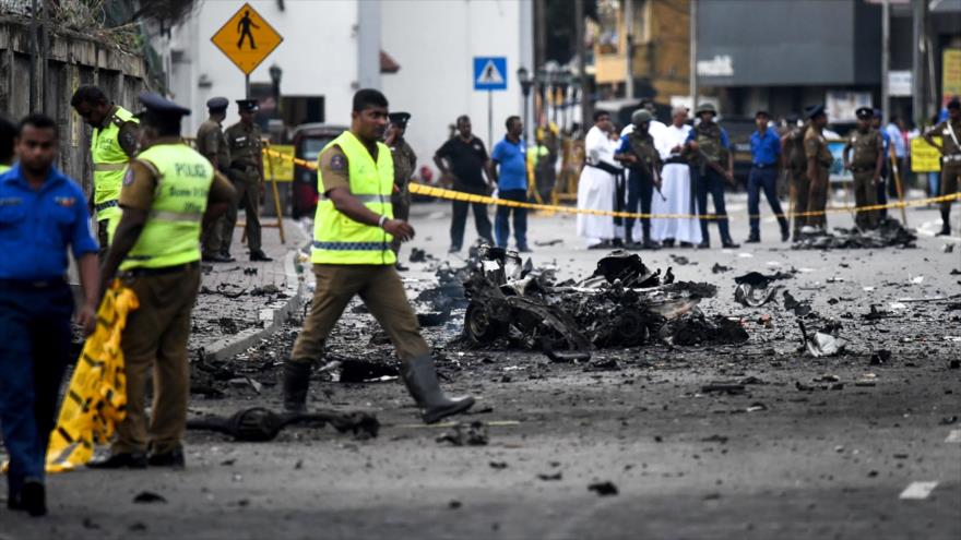 Fuerzas de seguridad montan guardia en Colombo después de los mortales ataques terroristas en Sri Lanka, 22 de abril de 2019. (Foto: AFP)