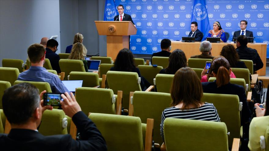 El canciller de Venezuela, Jorge Arreaza, en una rueda de prensa en sede de las Naciones Unidas en Nueva York, 25 de abril de 2019. (Foto: AFP)