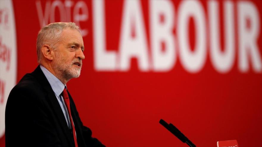El líder del Partido Laborista británico, Jeremy Corbyn, ofrece un discurso en la ciudad de Manchester.