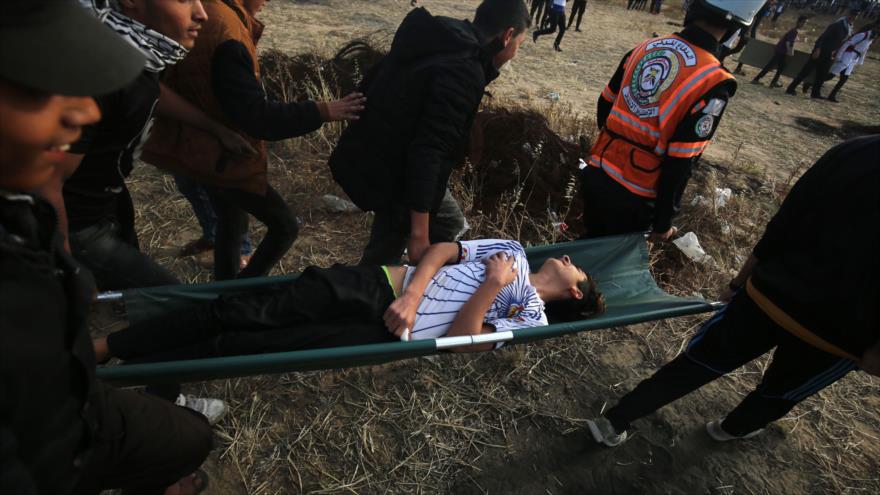 Soldados israelíes hieren a 60 gazatíes, entre ellos 15 niños