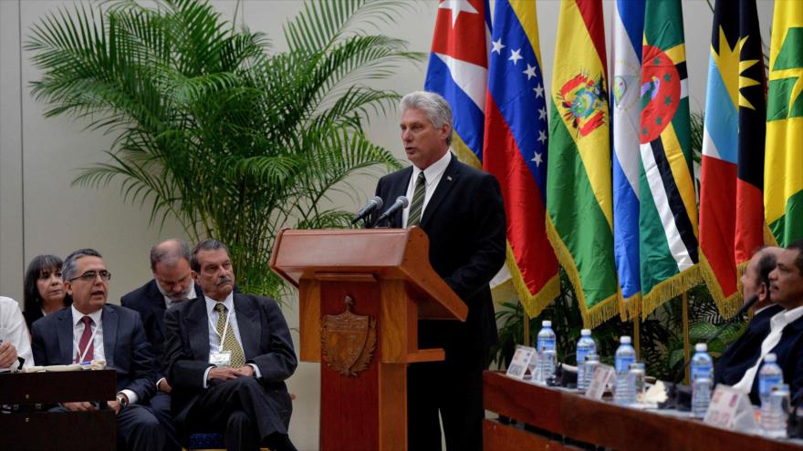 El presidente cubano, Miguel Díaz-Canel, habla en una cumbre de la ALBA en La Habana, capital, 14 de diciembre de 2018. (Foto: AFP)
