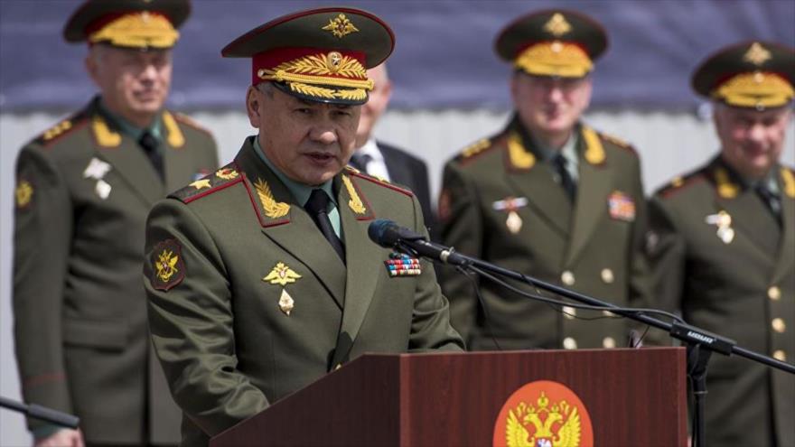 El ministro de Defensa de Rusia, Serguéi Shoigu, habla durante una ceremonia militar.