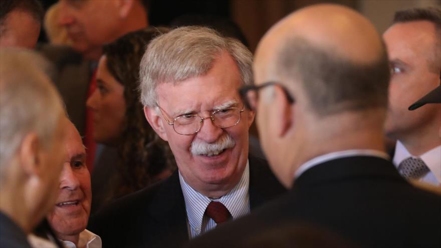 El asesor de Seguridad Nacional de EE.UU., John Bolton, antes de ofrecer un discurso en Florida (sureste), 17 de abril de 2019. (Foto: AFP)