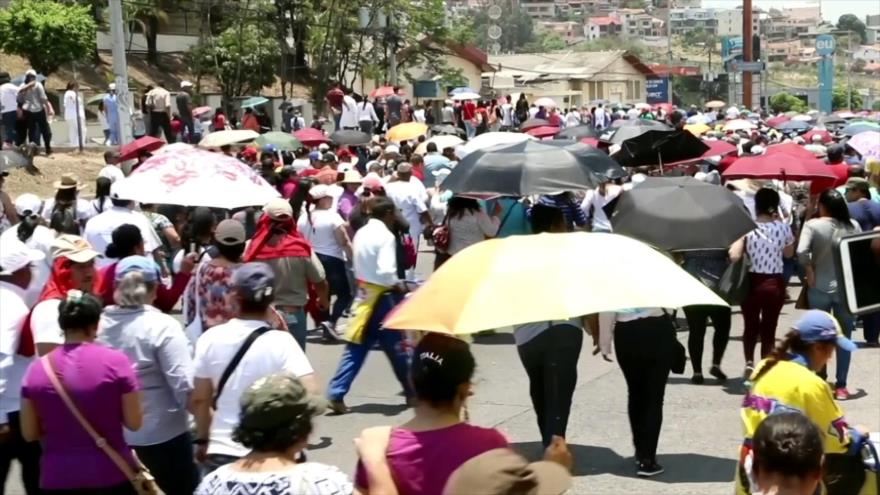 Decenas de heridos durante protesta contra presidente de Honduras