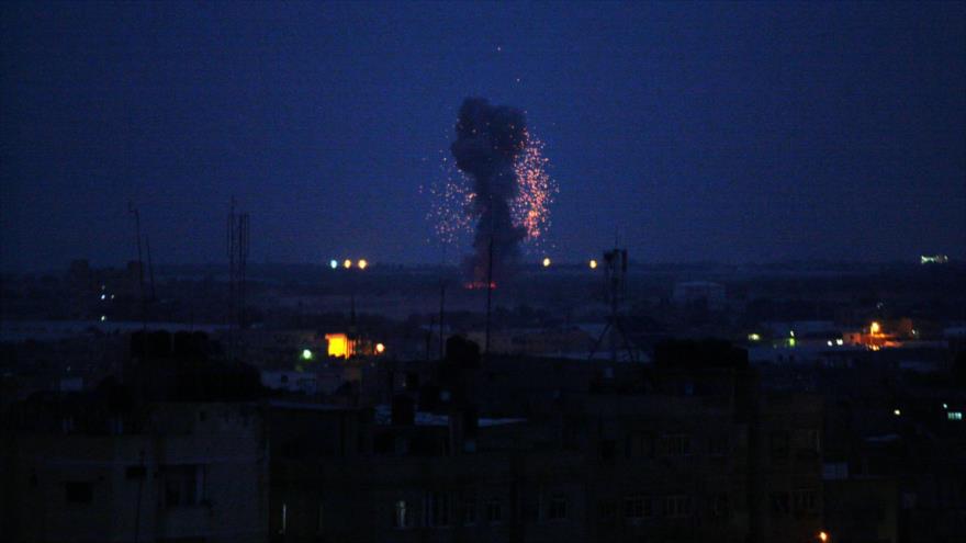 Una explosión causada por ataques aéreos israelíes en la Franja de Gaza, 15 de marzo de 2019.
