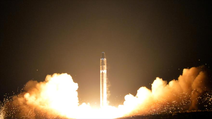 Lanzamiento del misil intercontinental norcoreano Hwasong-15, 29 de noviembre de 2017. (Foto: KCNA)