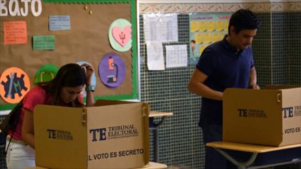Panameños acuden a urnas para elegir a su próximo presidente