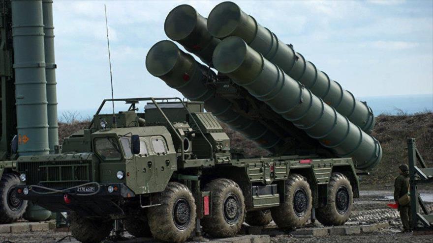 Sistemas antimisiles S-400, de fabricación rusa.