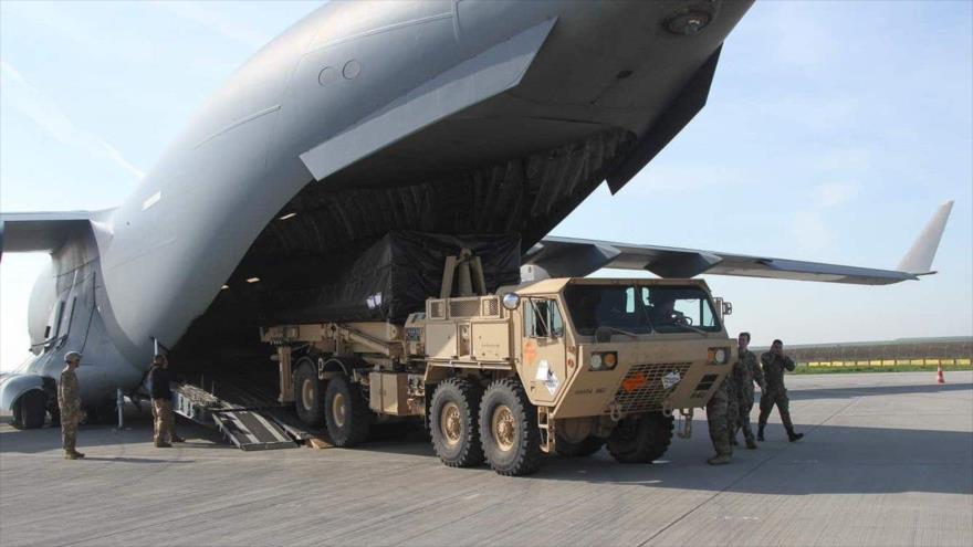 Un avión de la Fuerza Aérea de EE.UU. cargado con una sistema antimisiles THAAD en la base rumana Mihail Kogalniceanu, 6 de mayo de 2019.