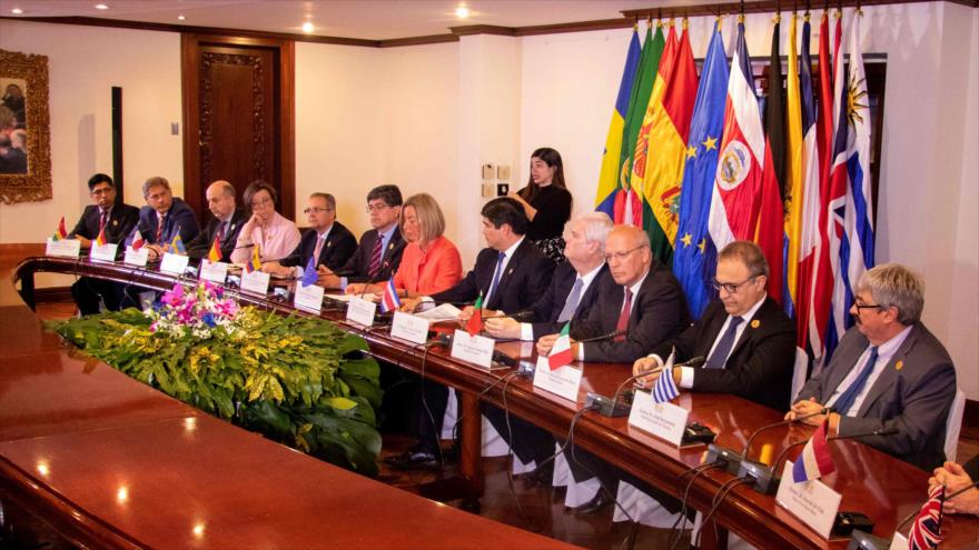 Federica Mogherini (c), jefa de la Diplomacia de la UE, habla en la 3ª reunión del Grupo de Contacto en Costa Rica, 6 de mayo de 2019. (Foto: AFP)