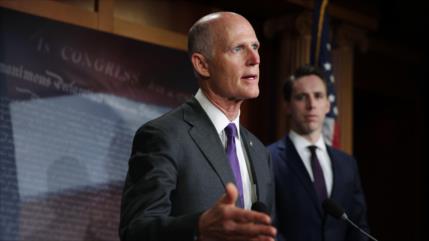 Senador de EEUU pide imponer un “bloqueo naval” contra Cuba