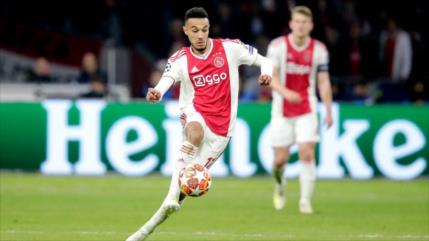 Mazraoui terminó con el ayuno del Ramadán en partido Ajax vs. Tottenham