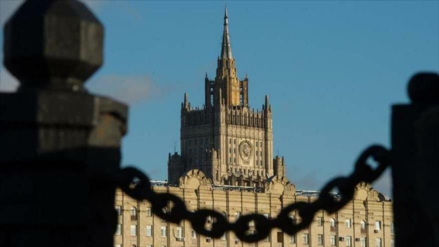 Fachada del edificio del Ministerio de Asuntos Exteriores de Rusia en Moscú, la capital.