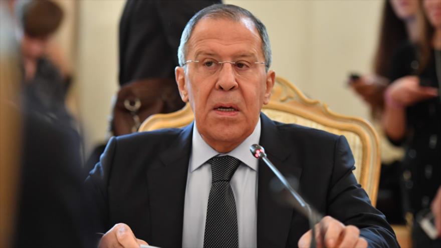 El ministro ruso de Exteriores, Serguéi Lavrov, durante su reunión en Moscú con su par japonés, Taro Kono, 10 de mayo de 2019. (Foto: AFP)