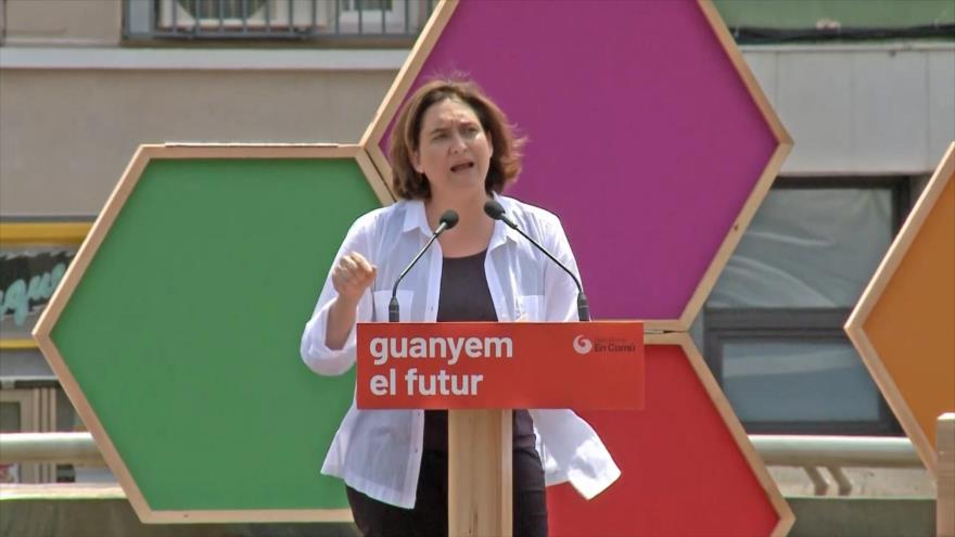 Colau trata de hacerse de nuevo con la alcaldía de Barcelona