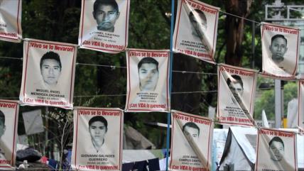 Mexicanos se movilizan en Iguala para buscar a los 43 de Ayotzinapa