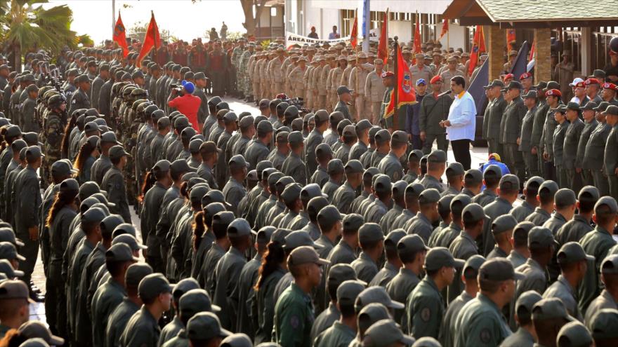 Maduro califica de provocación la incursión de un buque de EEUU