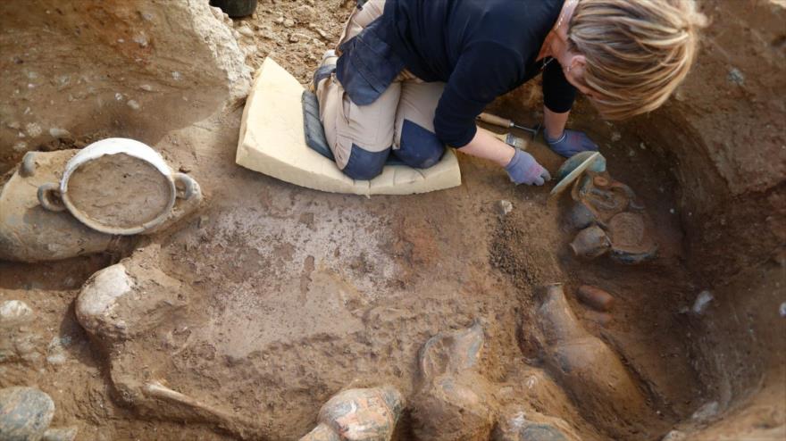 Vídeo: Hallan joyas en tumba del siglo II después de Cristo | HISPANTV