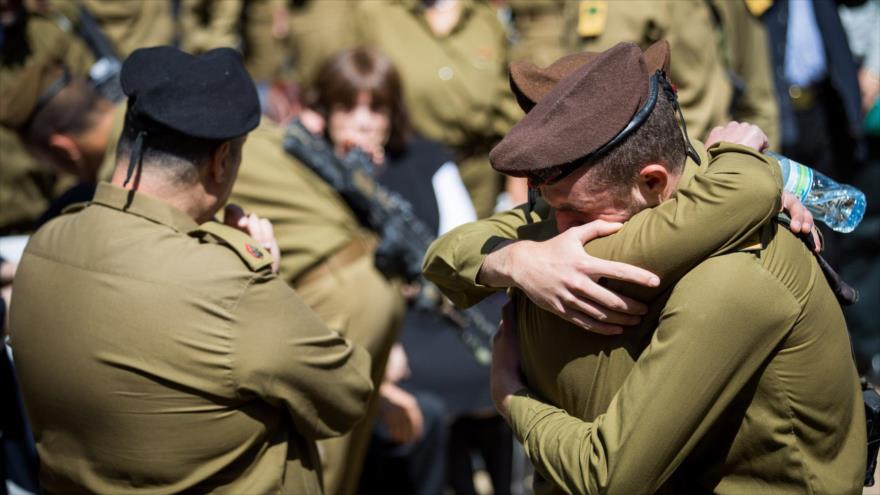 Soldados del ejército israelí en el funeral de uno de sus compañeros en Al-Quds (Jerusalén), 28 de marzo de 2019.