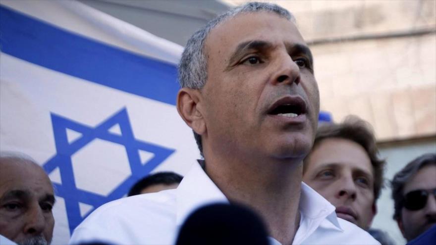 El ministro de finanzas del régimen israelí, Moshe Kahlon, habla en un acto oficial en Tel Aviv.