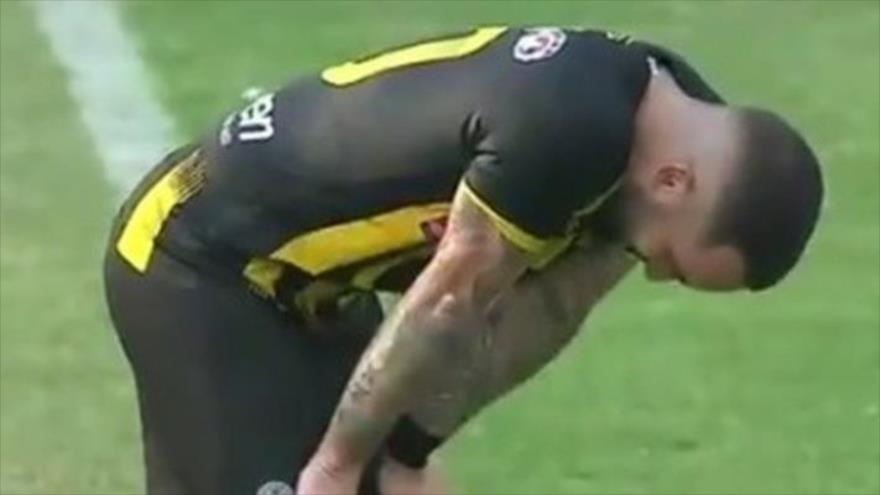 Vídeo: Jugador rompe a llorar tras eliminar al equipo de su padre