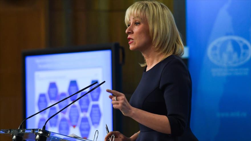 La portavoz de la Cancillería rusa, María Zajárova, durante una rueda de prensa en Moscú, la capital, 29 de marzo de 2018. (Foto: AFP)