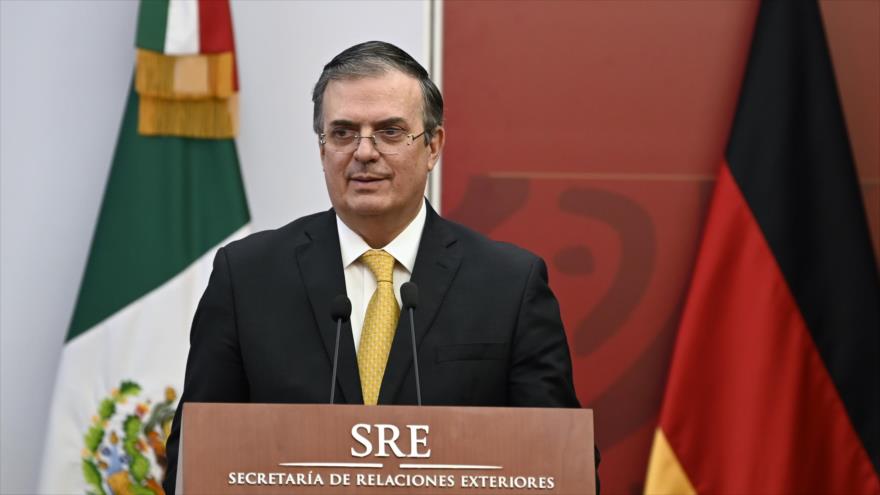 El secretario de Relaciones Exteriores mexicano, Marcelo Ebrard, asiste a una rueda de prensa en la Ciudad de México, 2 de mayo de 2019. (Foto: AFP)