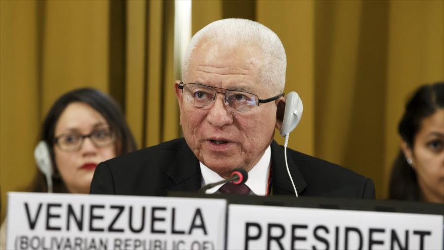 El embajador de Venezuela, Jorge Valero, habla tras asumir la presidencia de la Conferencia de Desarme (CD) en Ginebra, en Suiza, 28 de mayo de 2019.