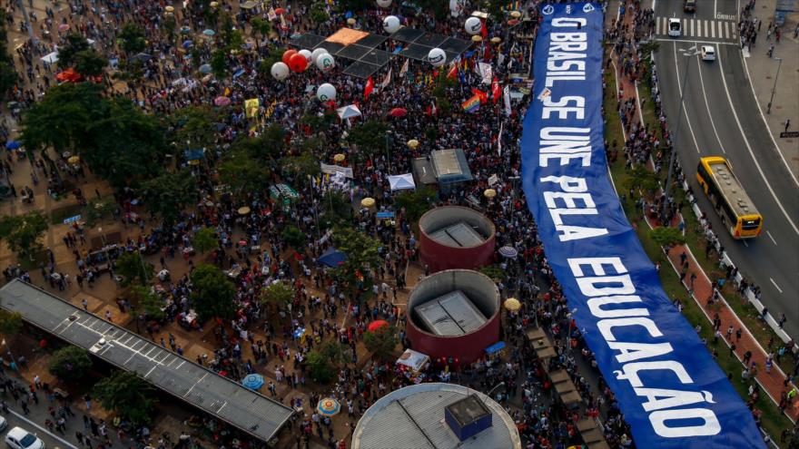 Multitudinaria protesta en Brasil contra la política de Bolsonaro | HISPANTV