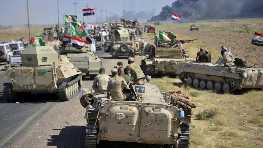Tanques y equipos militares de las fuerzas populares iraquíes. 