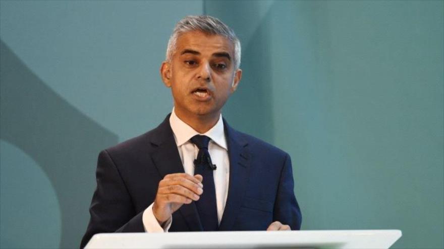 El alcalde de Londres, Sadiq Khan, habla durante un acto en la capital británica. (Foto: Reuters).