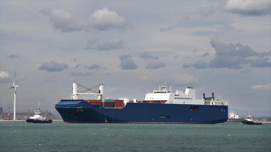 El buque saudí Bahri Yanbu que planeaba cargar armas en Francia en las aguas del puerto galo de Marsella, 28 de mayo de 2019. (Foto: AFP)