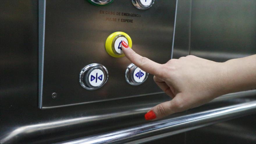 Vídeo: Niña china sobrevive a una caída de 18 pisos en un ascensor