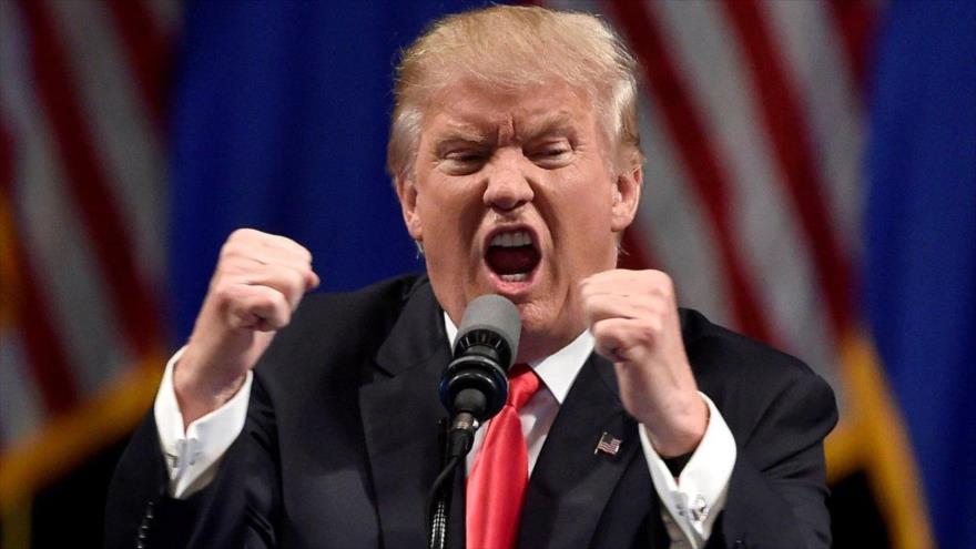 El presidente de EE.UU., Donald Trump, pronuncia un discurso en un mítin ante sus partidarios.