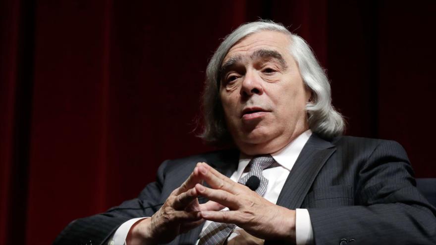El exsecretario de Energía de EE.UU. Ernest Moniz.