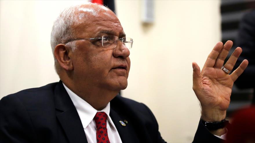 El secretario general de la Organización de Liberación de Palestina, Saeb Erekat, en una rueda de prensa en Ramalá, 10 de abril de 2019. (Foto: AFP)